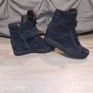 Navy High-Top Sneakers with Velcro Strap